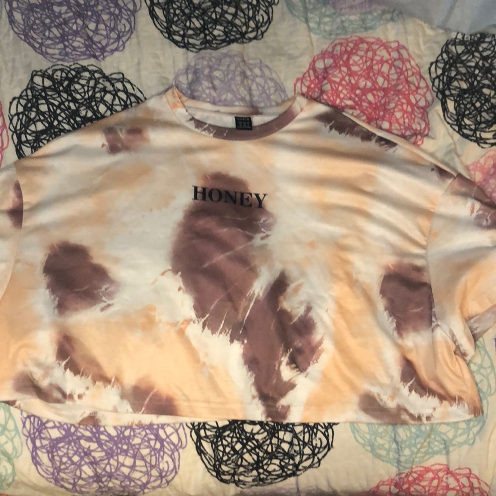 Cropped HONEY tee